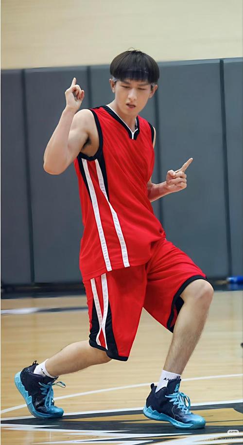 篮球运动员标准体重，篮球运动员一般多重？-第6张图片