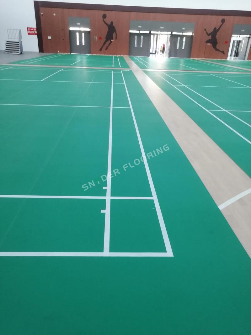 羽毛球场地地胶一块场地大约多少钱？羽毛球场地地胶多少钱一平方米？（最新）